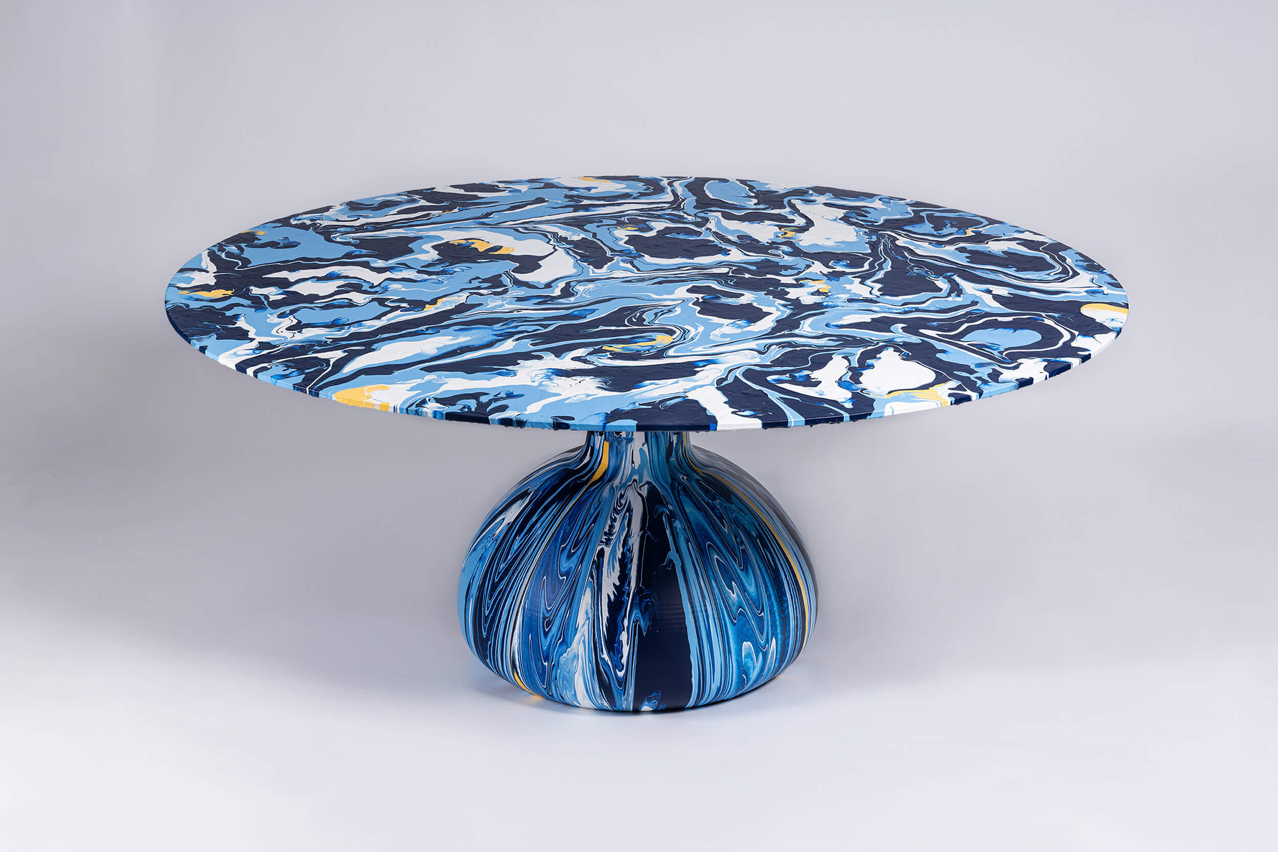 Craig Black x Tottenham Hotspur Football Club_Acrylic Fusion Tab Craig Black x Tottenham Hotspur Football Club_Fusion Table