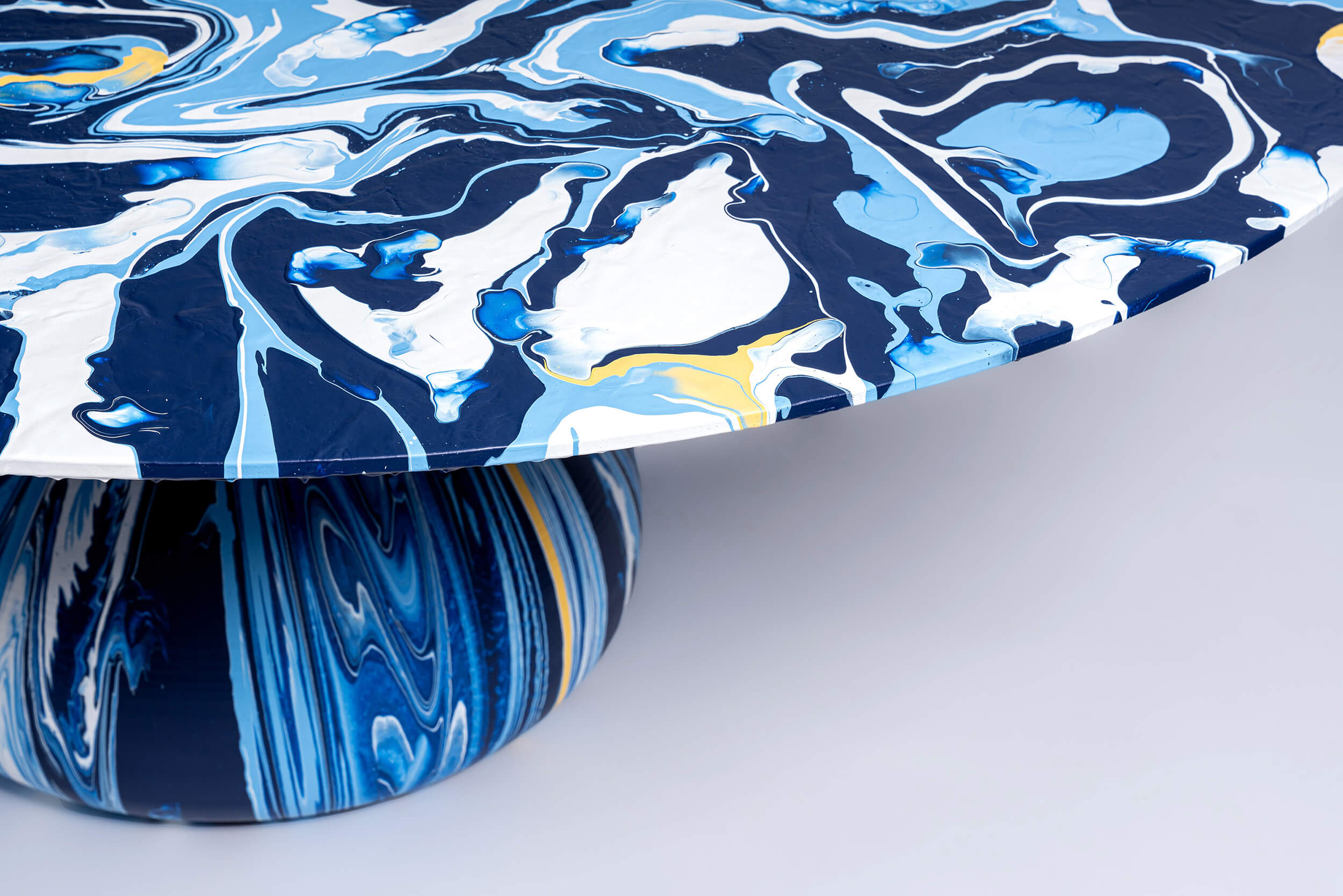 Craig Black x Tottenham Hotspur Football Club_Acrylic Fusion Tab Craig Black x Tottenham Hotspur Football Club_Fusion Table