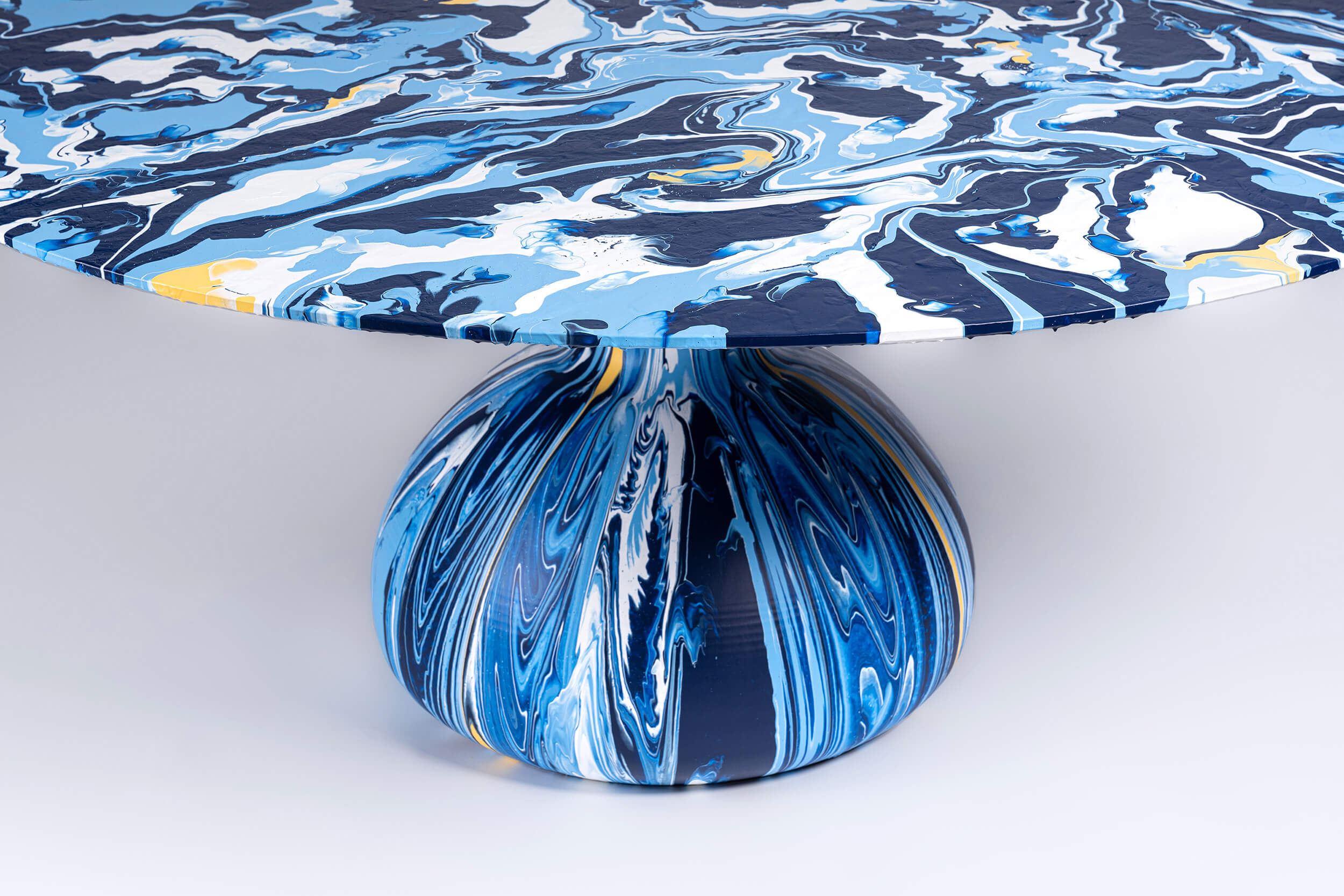 Craig Black x Tottenham Hotspur Football Club_Acrylic Fusion Tab Craig Black x Tottenham Hotspur Football Club_Fusion Table