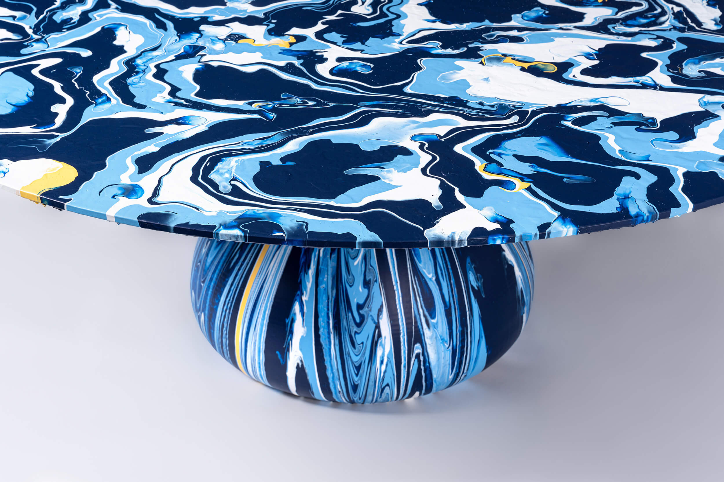 Craig Black x Tottenham Hotspur Football Club_Acrylic Fusion Tab Craig Black x Tottenham Hotspur Football Club_Fusion Table