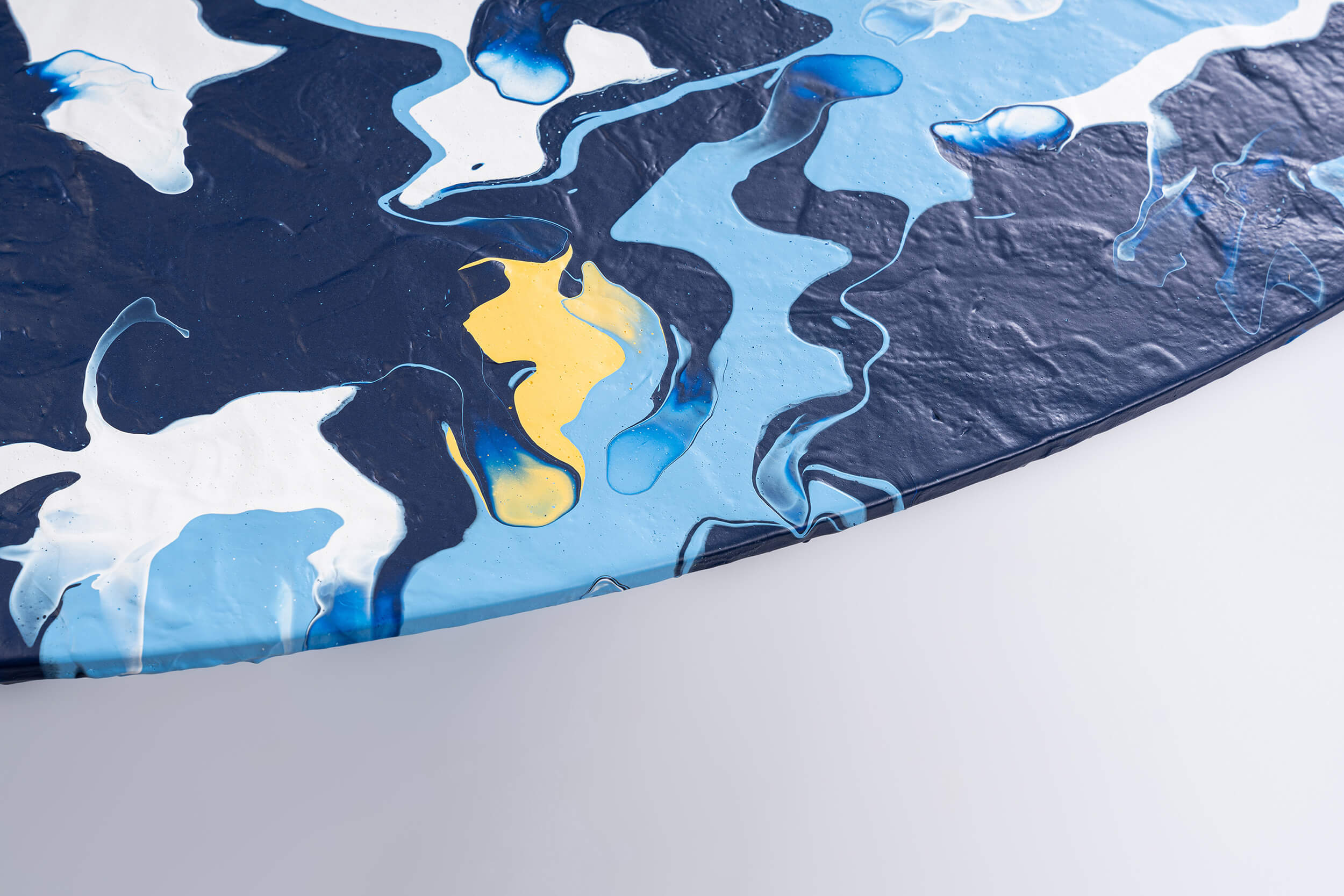 Craig Black x Tottenham Hotspur Football Club_Acrylic Fusion Tab Craig Black x Tottenham Hotspur Football Club_Fusion Table