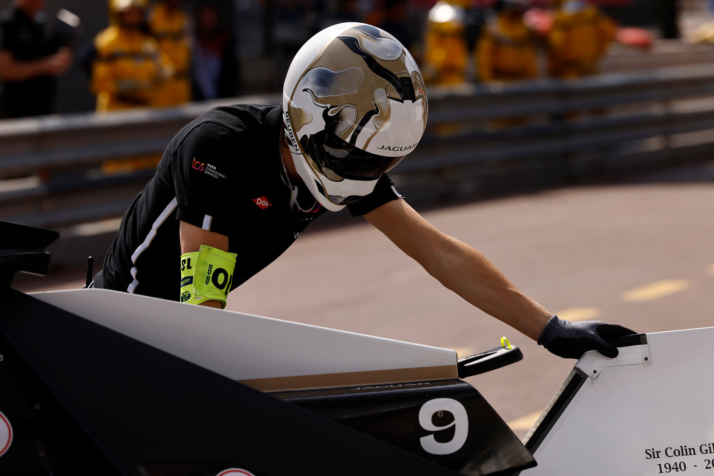 Craig Black x Jaguar TCS Racing – Formula E – Acrylic Fusion Helmet Artwork Craig Black x Jaguar TCS Racing - Formula E - Acrylic Fusion Helmet Artwork