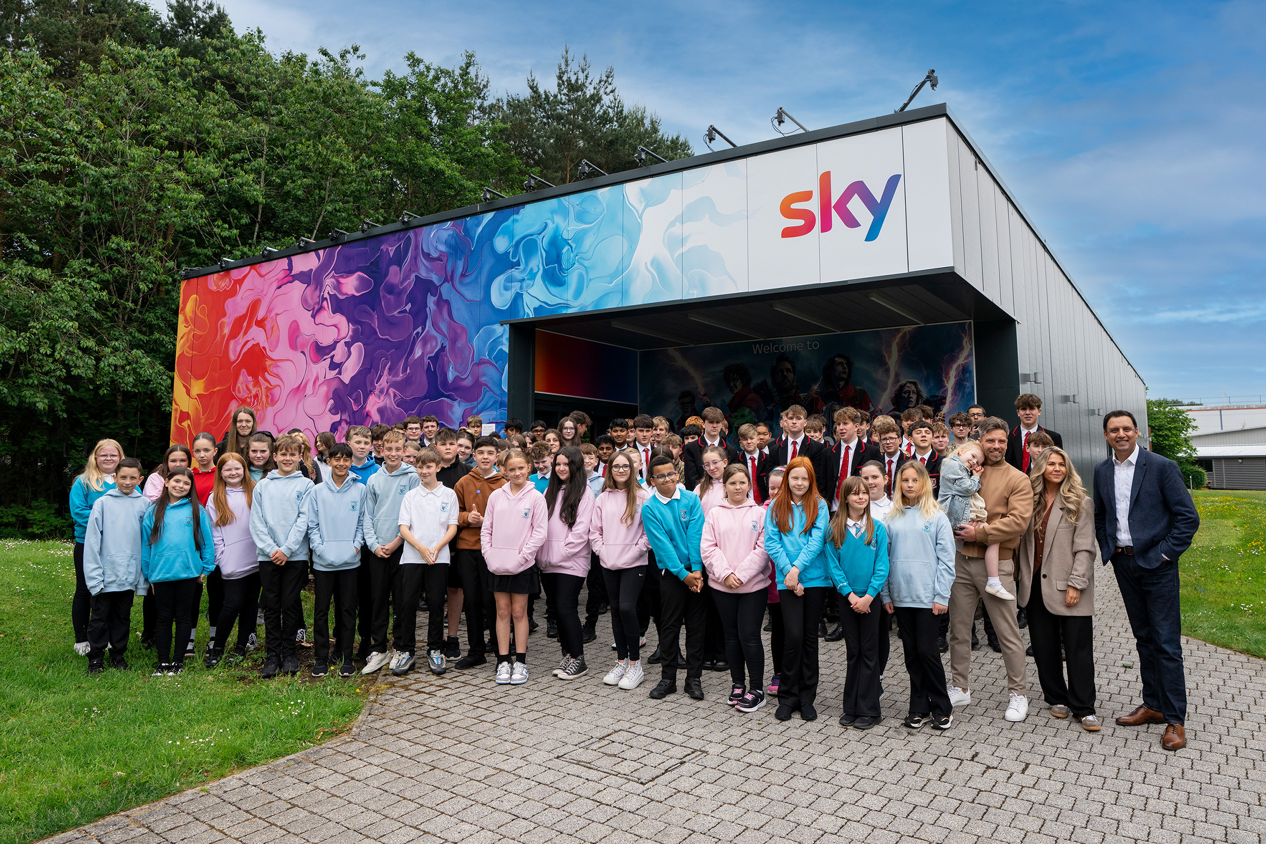Craig Black x Sky_Sky Up Academy Livingston_Acrylic Fusion Mural Craig Black x Sky_Sky Up Academy Livingston_Acrylic Fusion Mural